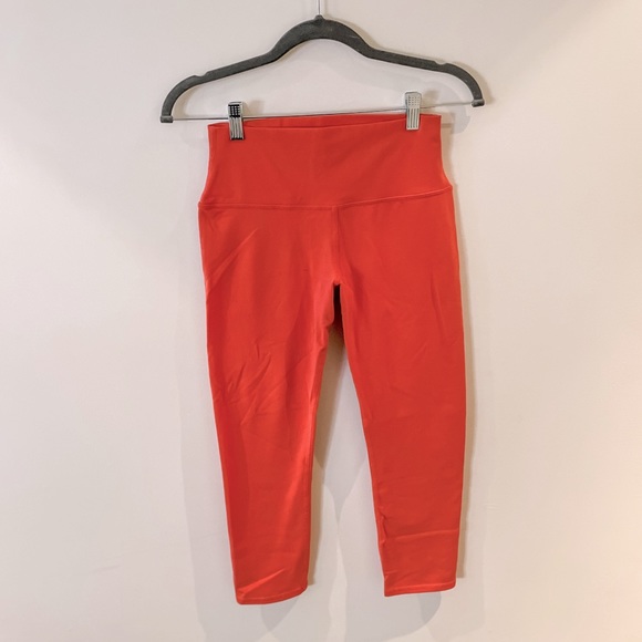 ALO YOGA High Waist Airbrush Capri- Worn once! - Picture 4 of 4